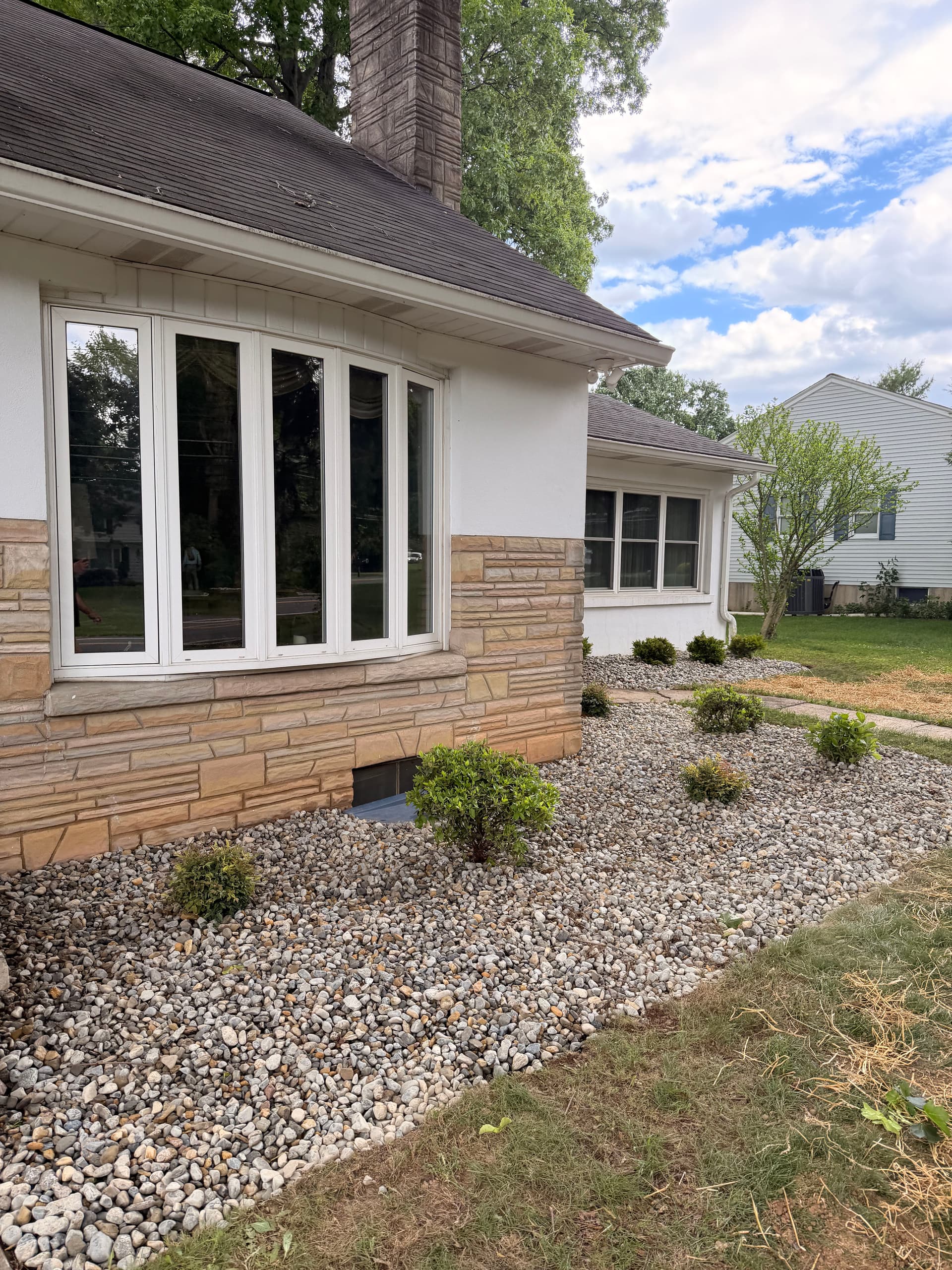 Gallery photos for Overgrown Hillside Beds Cleared and Reset with Low-Maintenance Softscaping: Image #6