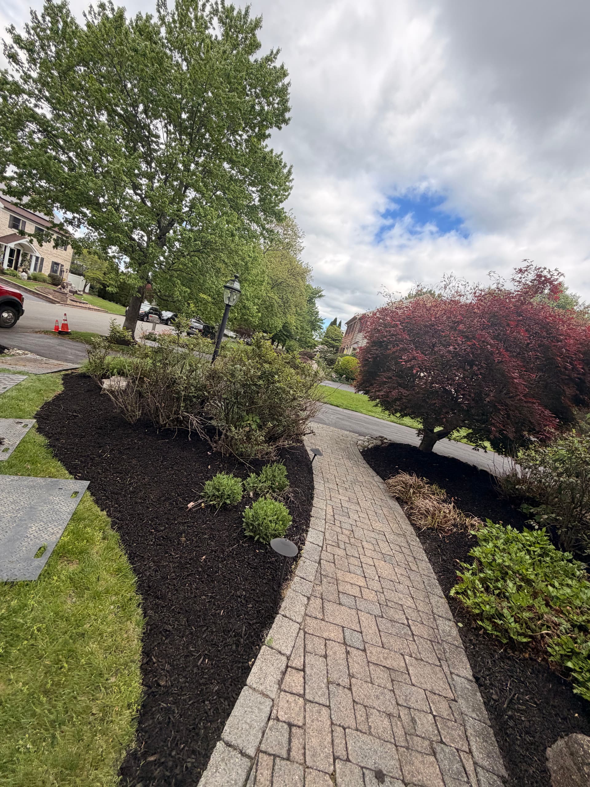 Gallery photos for Fresh Mulch and Clean Beds Across Bethlehem and the Lehigh Valley: Image #4
