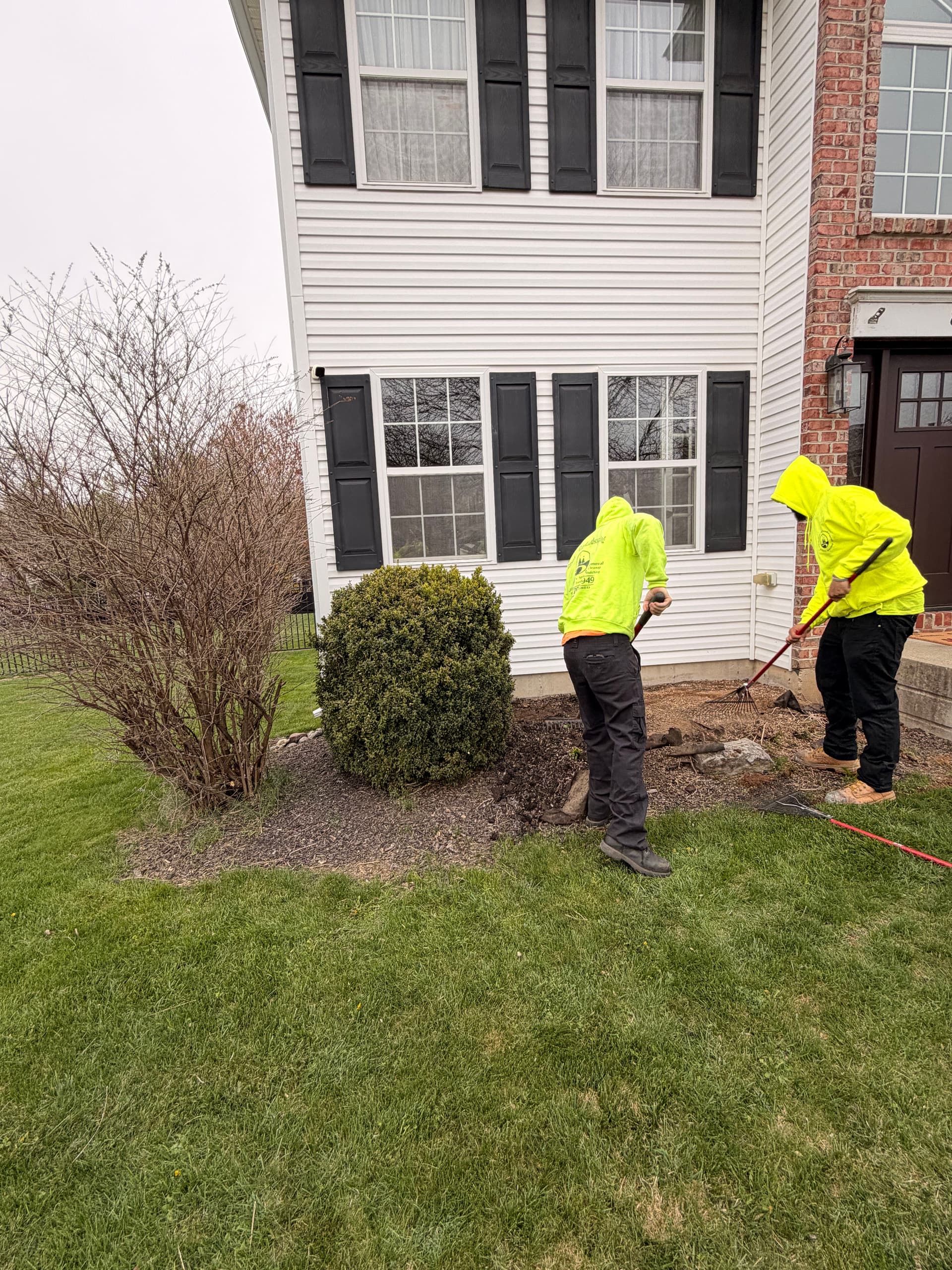 Gallery photos for Old Beds Out, Fresh Landscape Design In - Bethlehem: Image #5