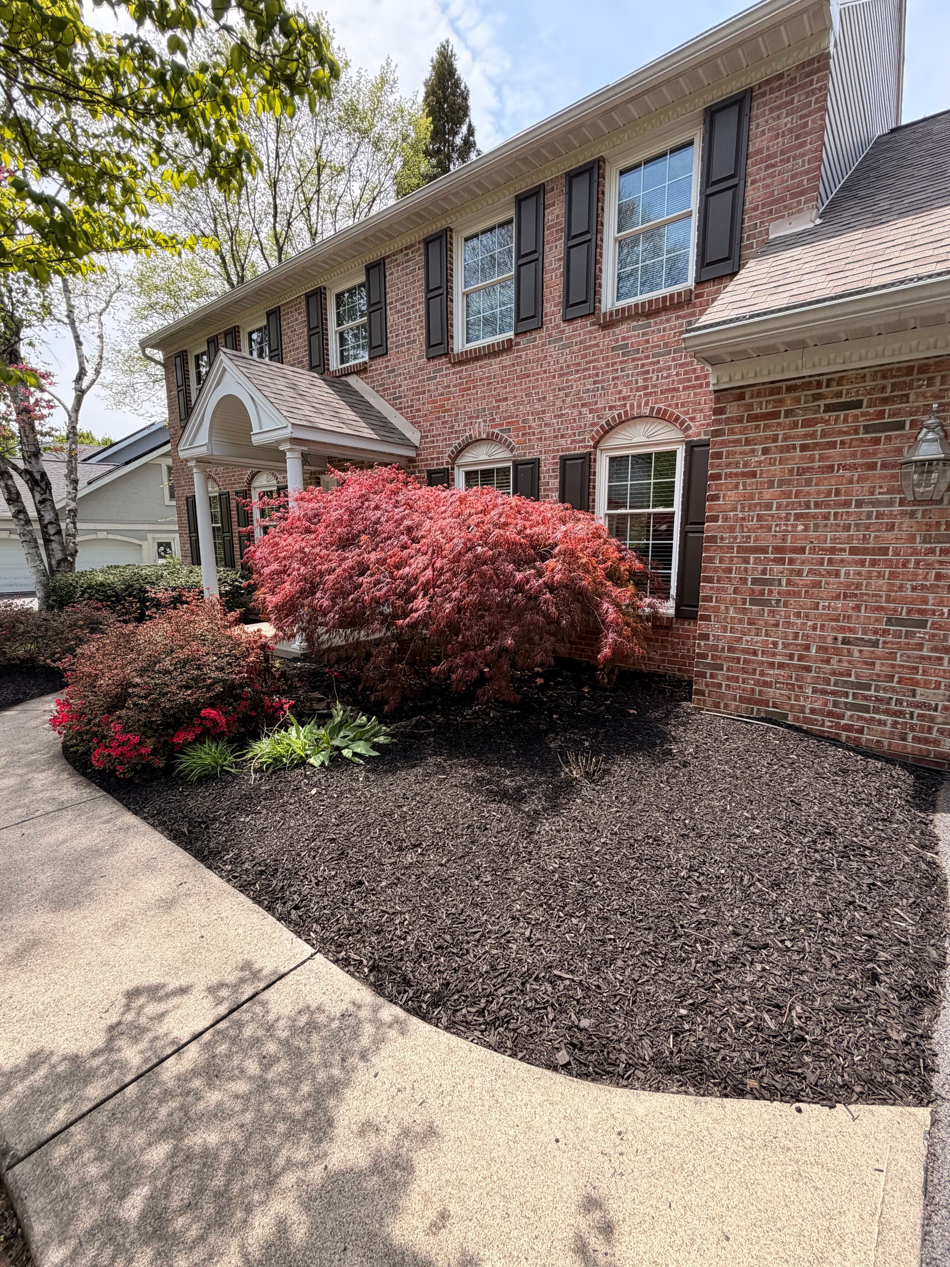 Gallery photos for Shrub Trimming and Bed Cleanup Done Right in Bethlehem: Image #1