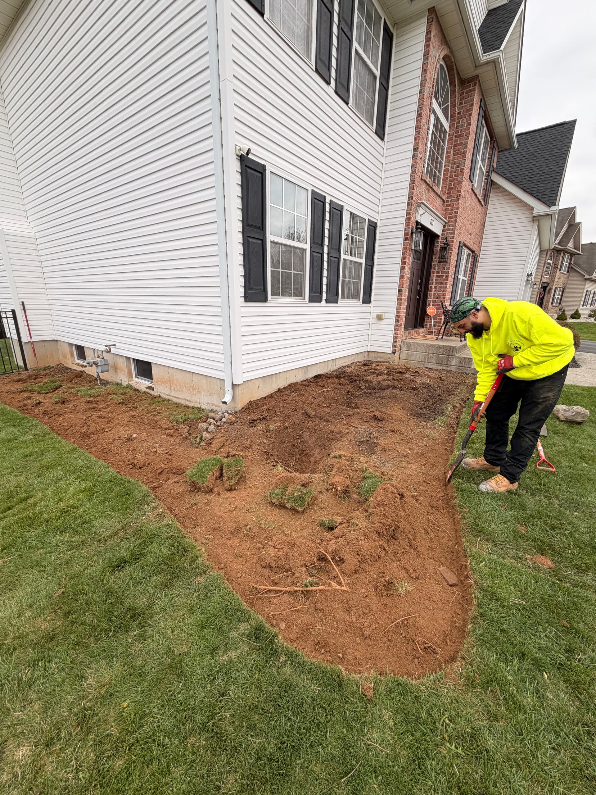 Gallery photos for Old Beds Out, Fresh Landscape Design In - Bethlehem: Image #4