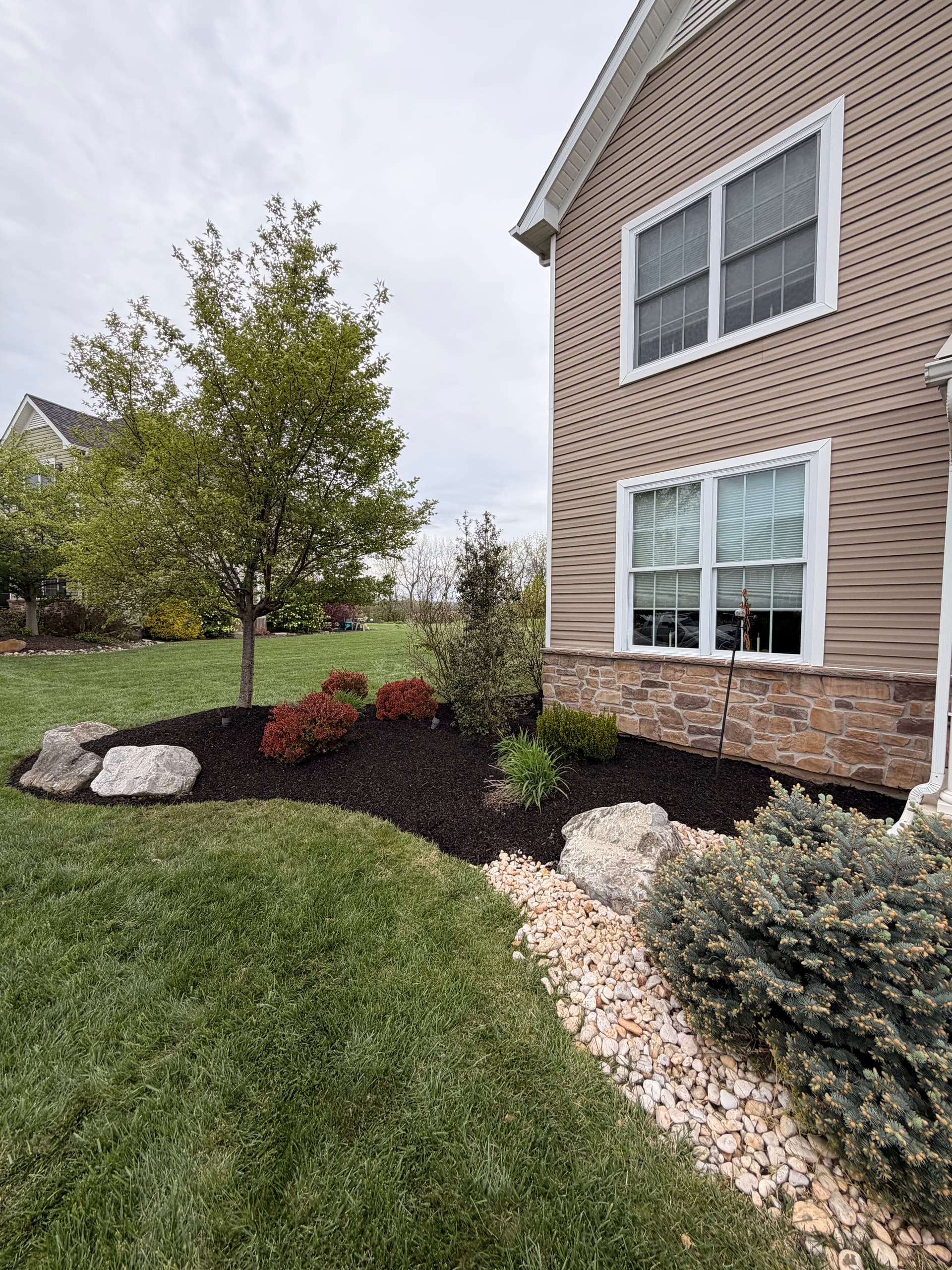 Gallery photos for Fresh Mulch and Clean Beds Make a Big Difference in Bethlehem: Image #1